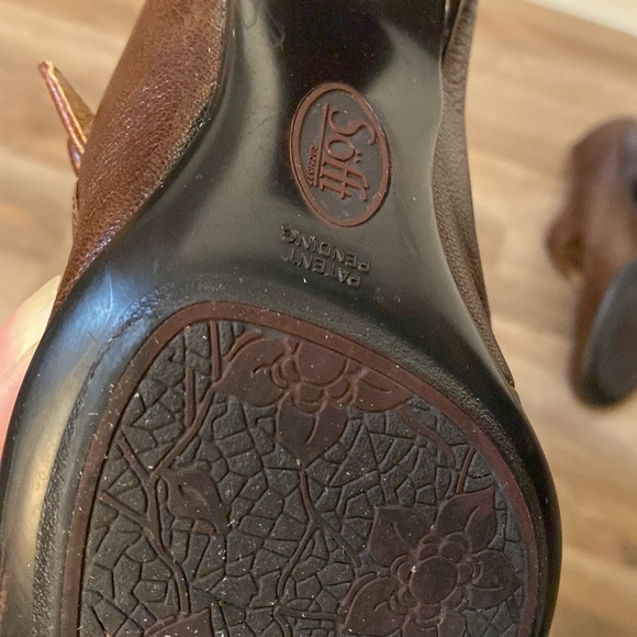 Sofft brown leather T strap heels - Picture 5 of 10